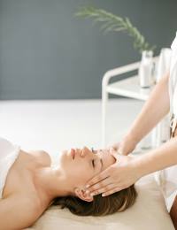 massaggio del viso antiage